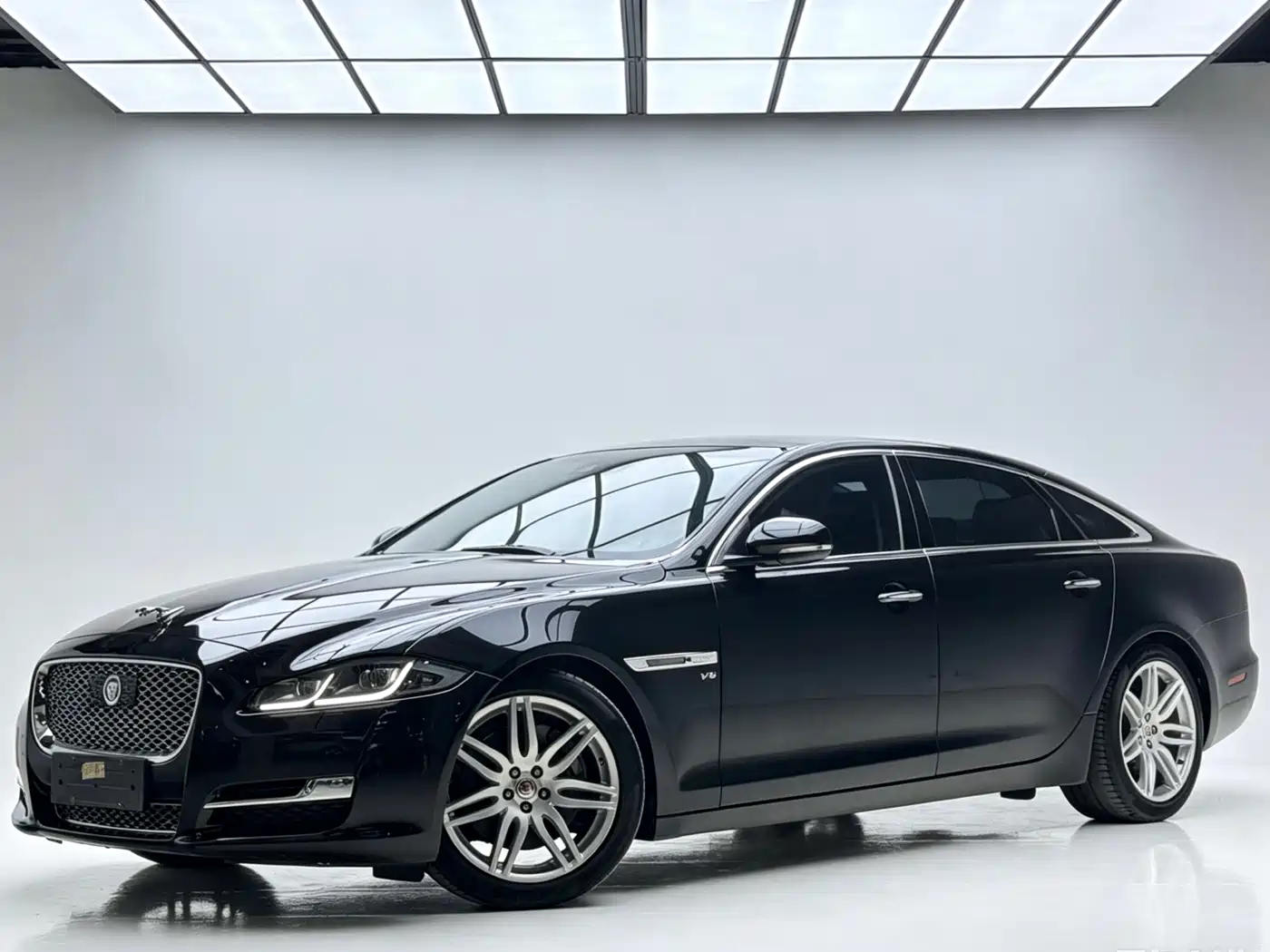 Jaguar XJ 2019 2018 XJL 3.0 SC 2WD Elegant Business Edition