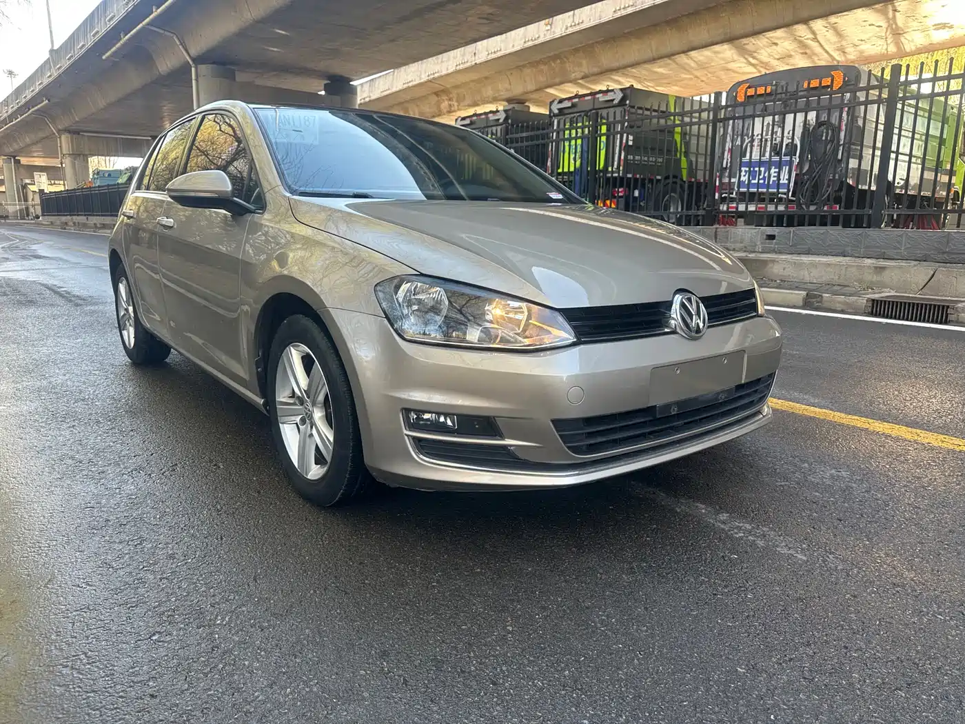 Volkswagen Golf 2016 230TSI Automatic Comfort фото 3