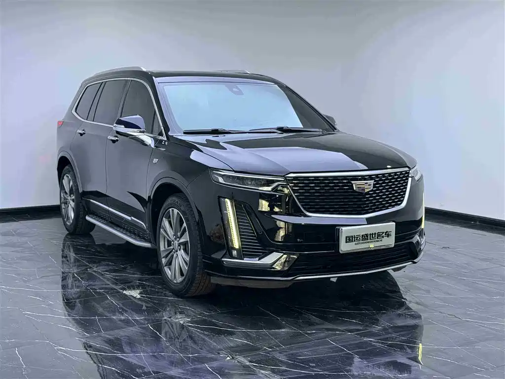 CADILLAC XT6