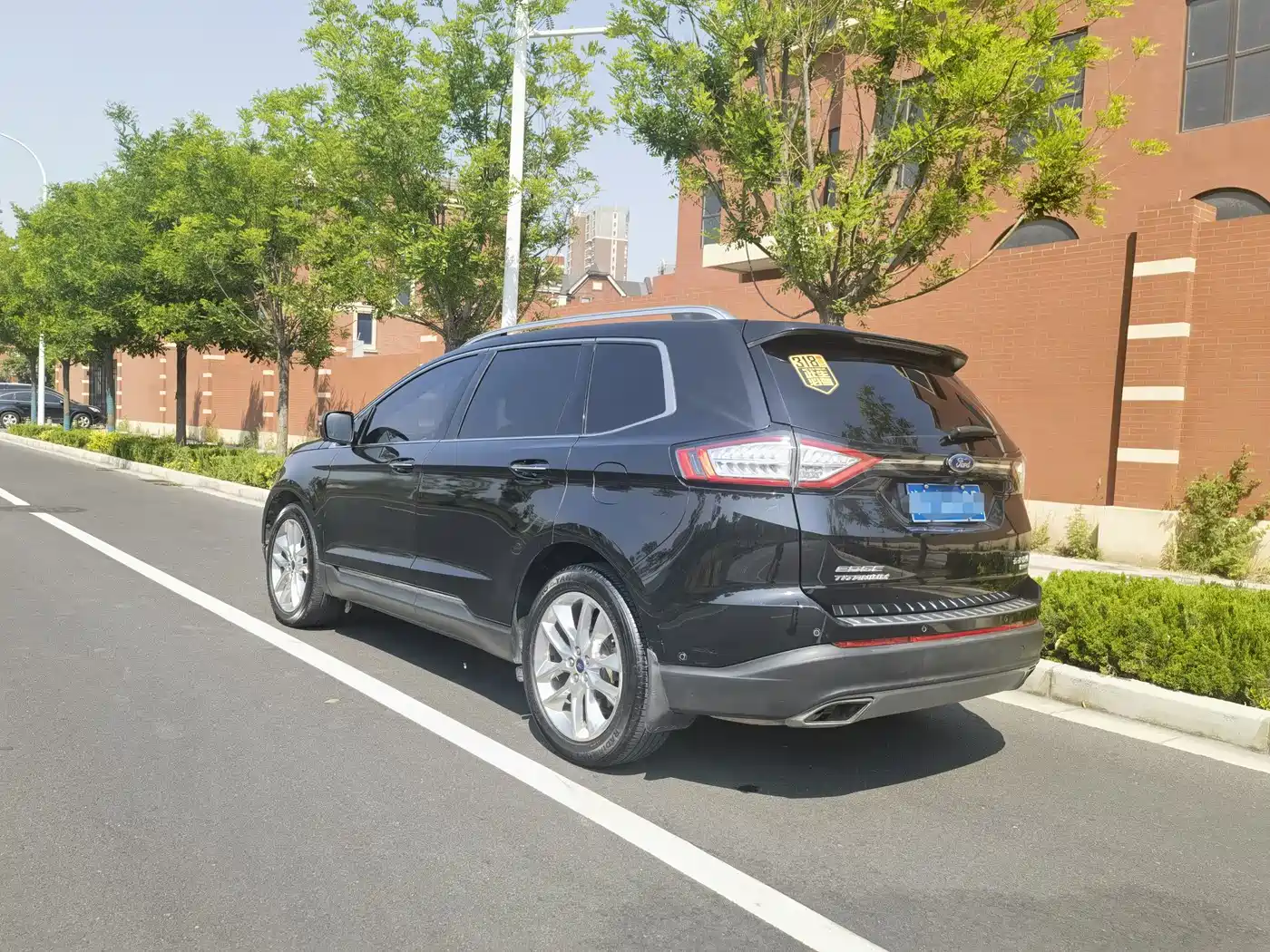 Фото 9 - Ford Edge