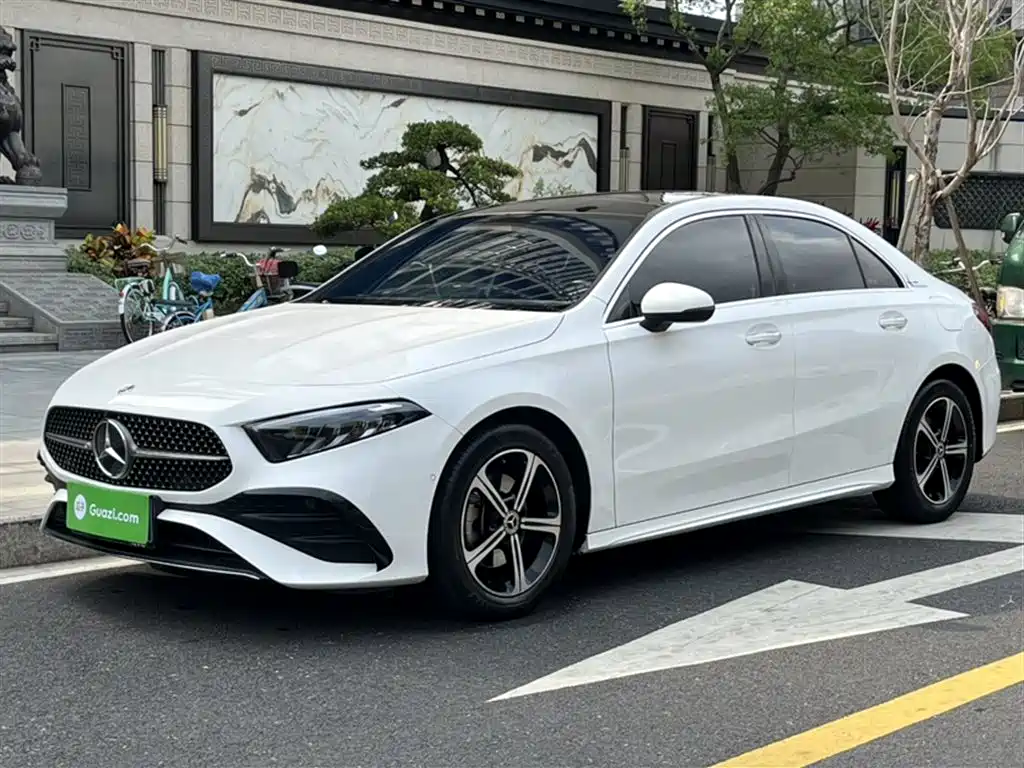 Mercedes-Benz A-Class 2024 A 200 L Fashion Edition фото 2
