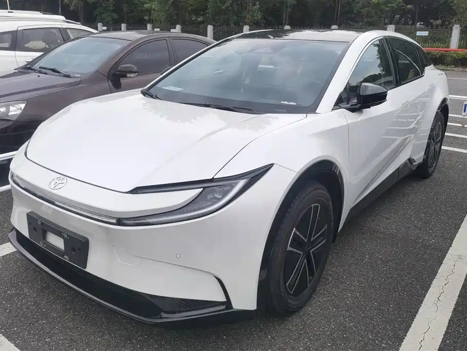 Toyota bZ5 2025 550 JOY