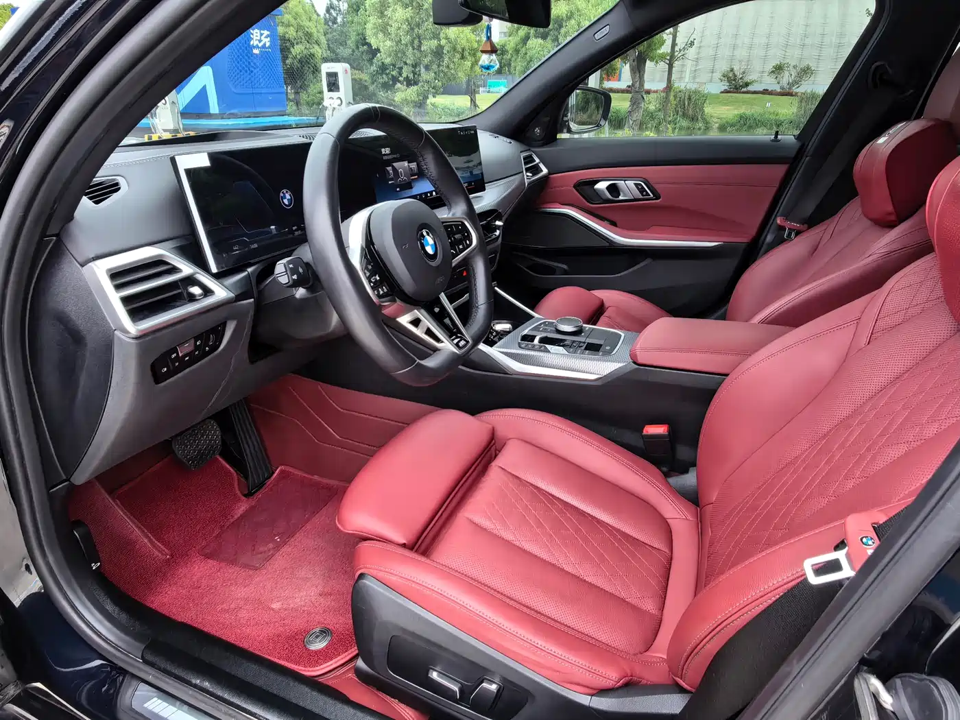 BMW 3 Series 2025 330Li Premium M Sport Night Edition фото 5