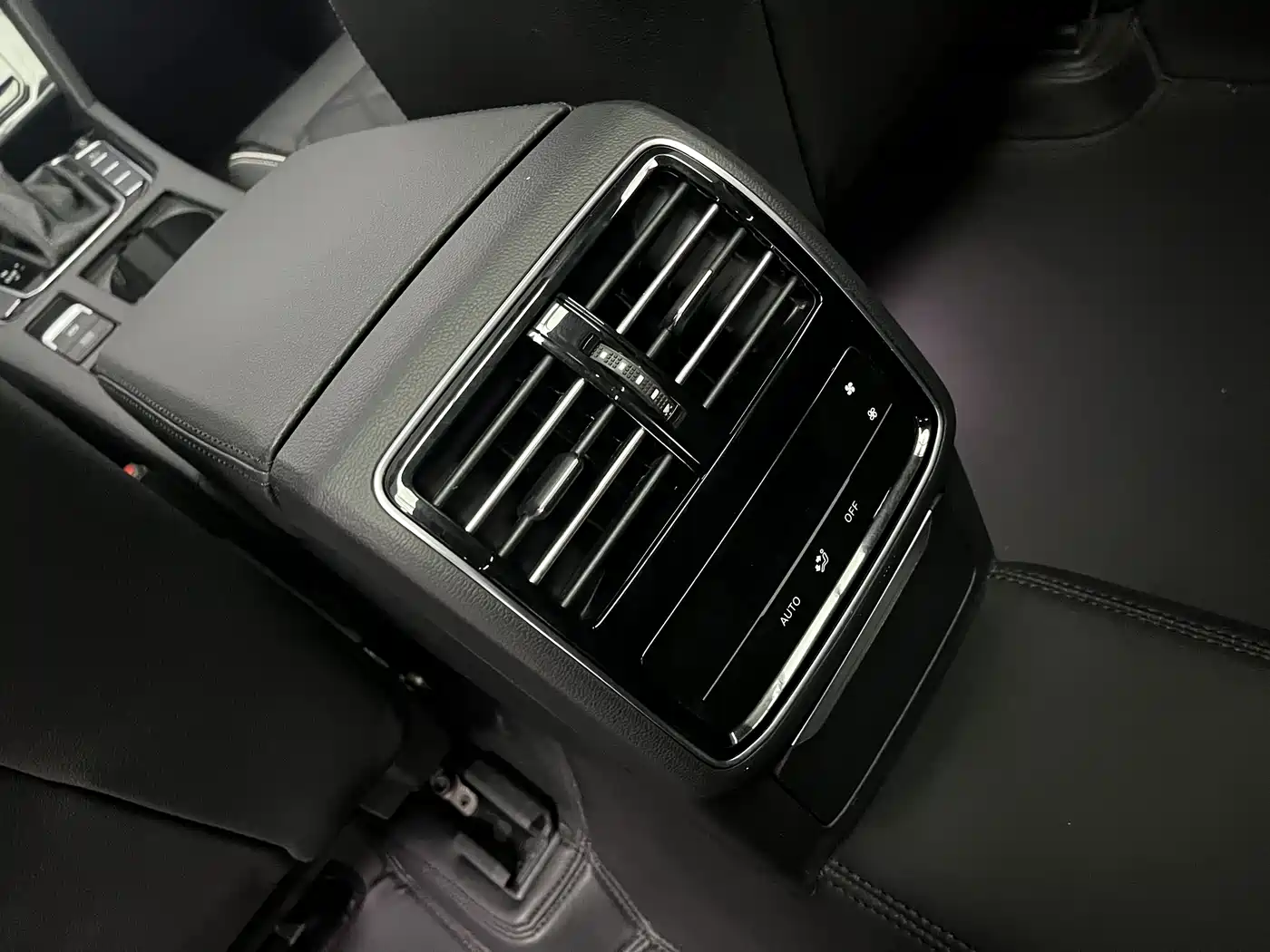 VOLKSWAGEN MAGOTAN GTE PLUG IN HYBRID