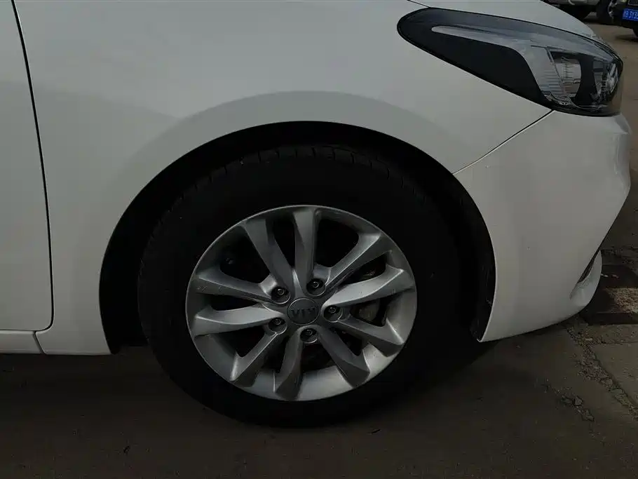 Kia K3 2016 1.6L Automatic GLS фото 6