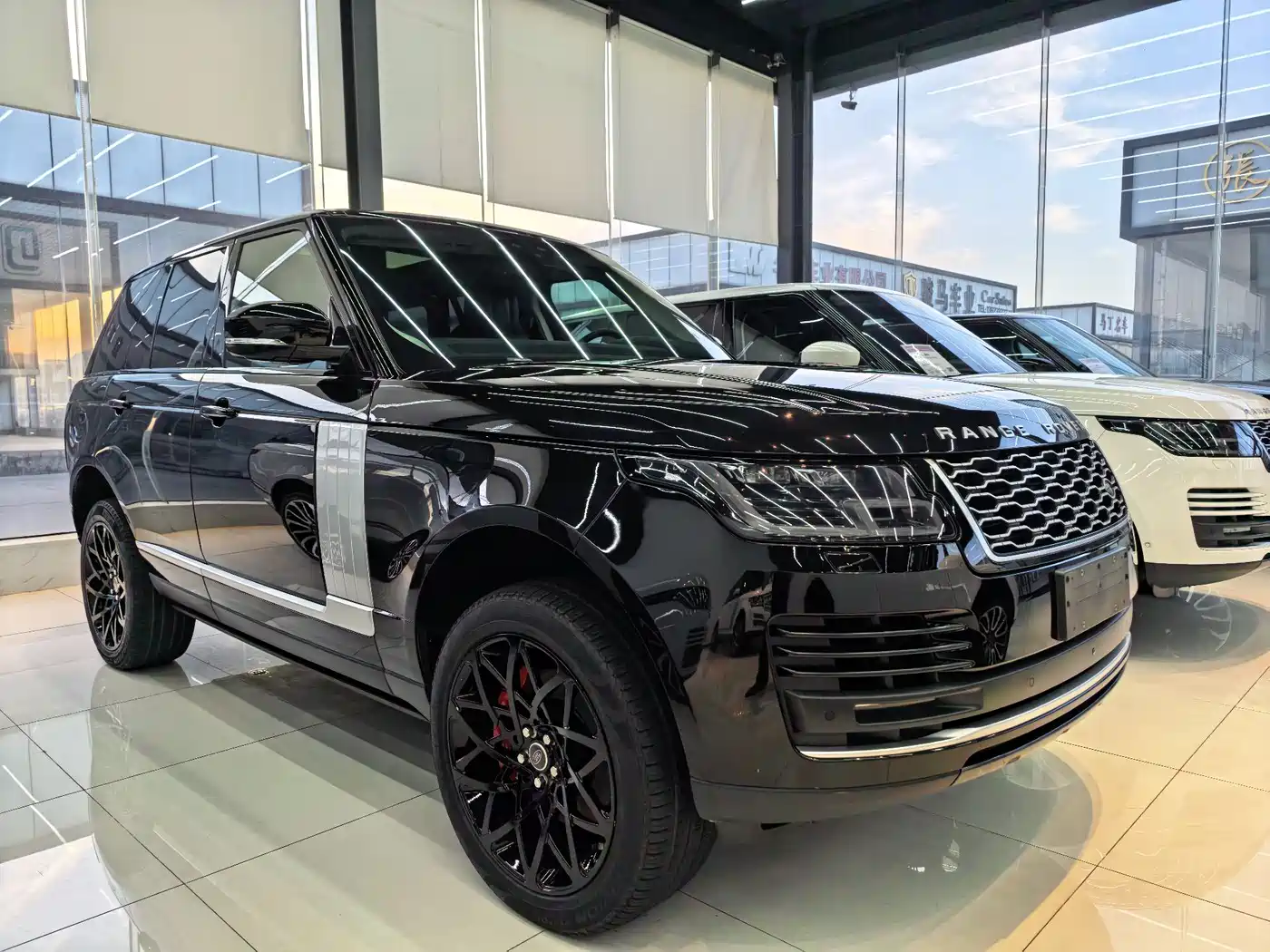 Land Rover Range Rover 2020 3.0 L6 Heritage Edition