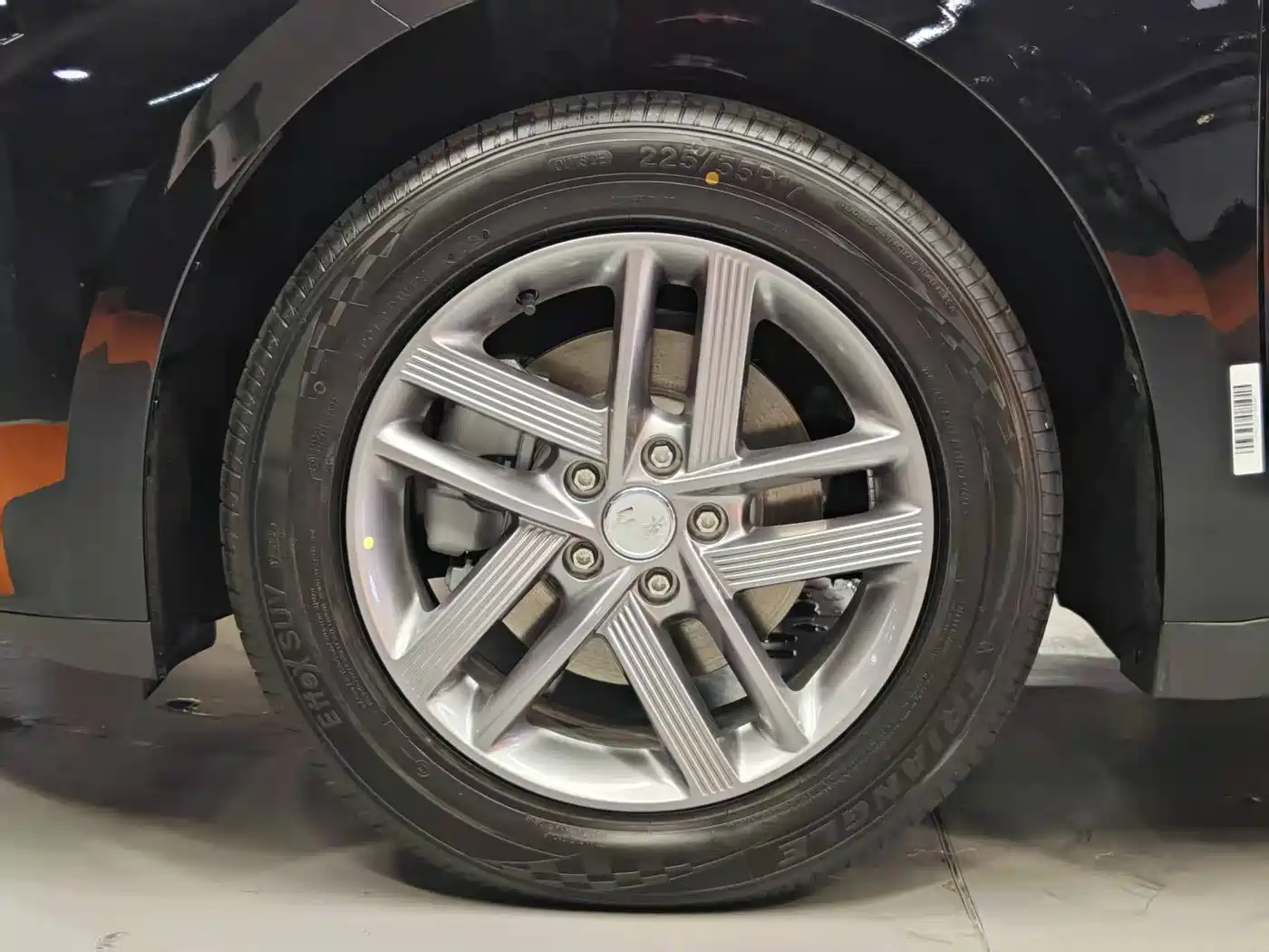 Hongqi E-QM5 2025 610km PLUS фото 7