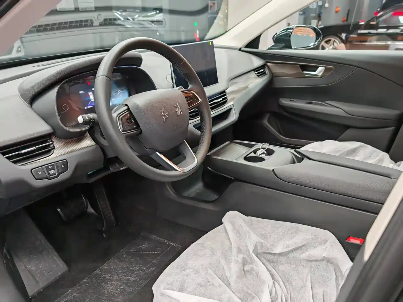 Hongqi E-QM5 2025 610km PLUS фото 11