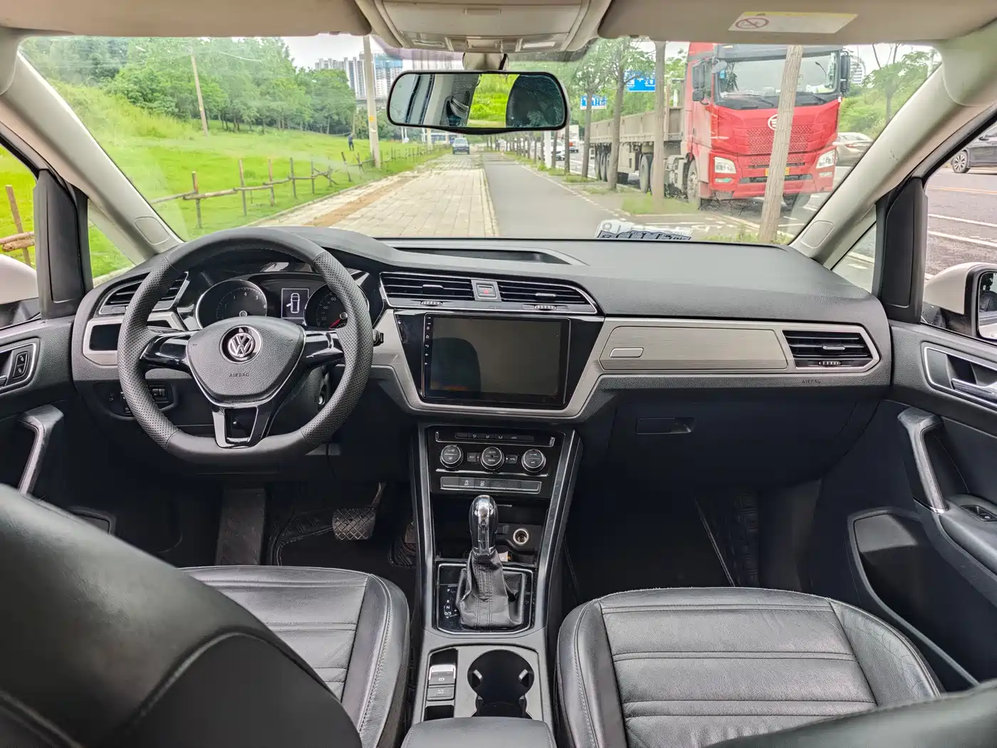 Volkswagen Touran 2016 Touran L 280TSI DSG Comfortline фото 4