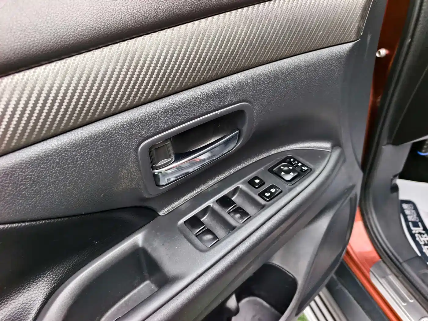 Mitsubishi Outlander (Import) 2014 2.4L 4WD Luxury Value Edition 5-seater фото 11