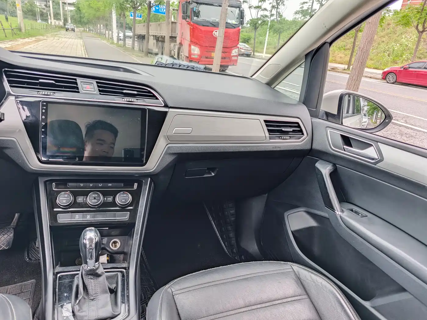 Volkswagen Touran 2016 Touran L 280TSI DSG Comfortline фото 14