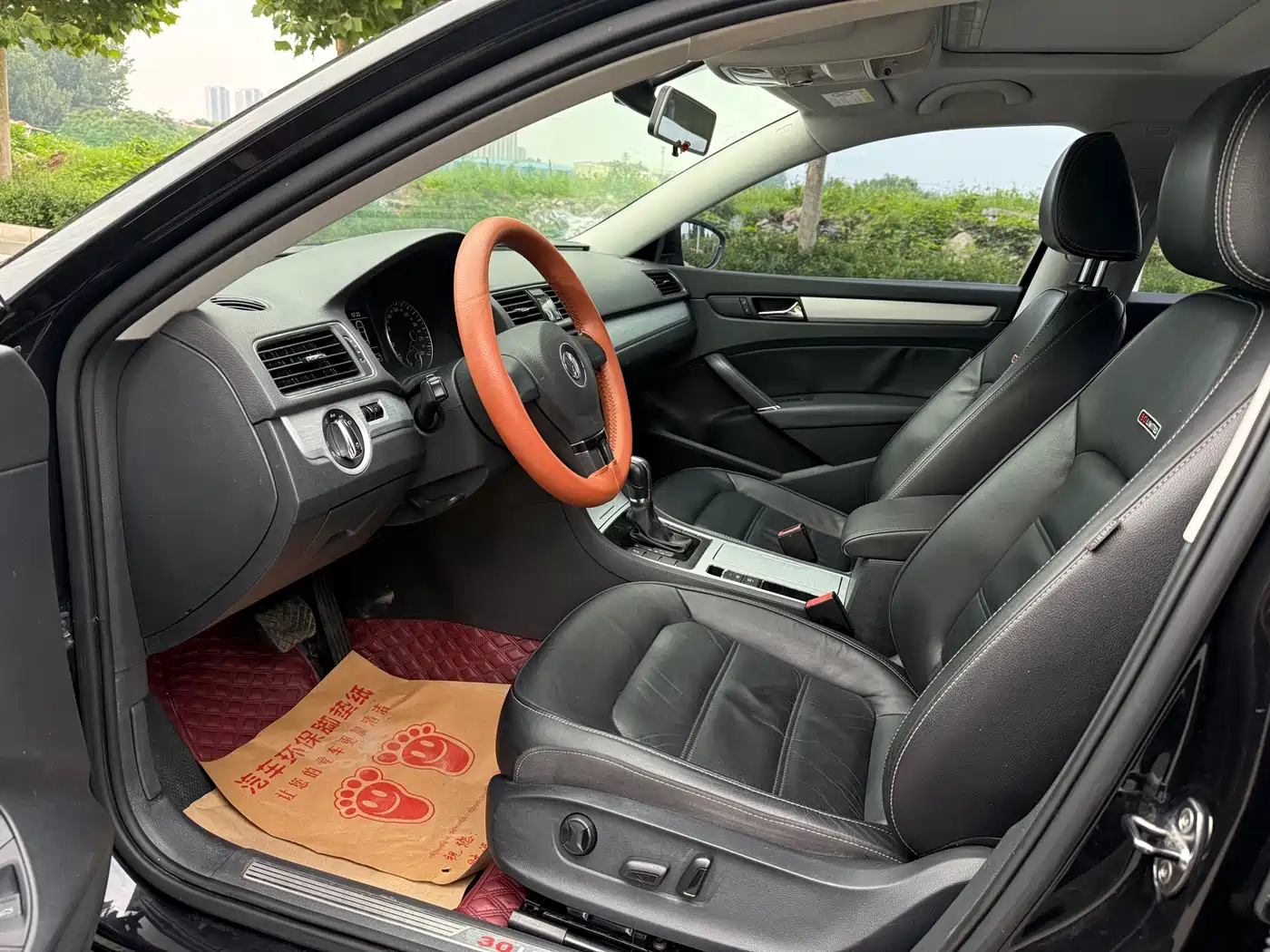Volkswagen Passat 2014 1.8TSI DSG Luxury Navigation Edition фото 4