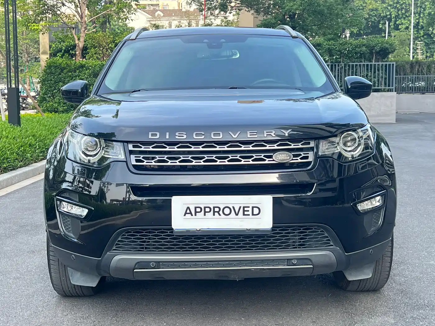 Land Rover Discovery Sport 2018 240PS SE Edition фото 2