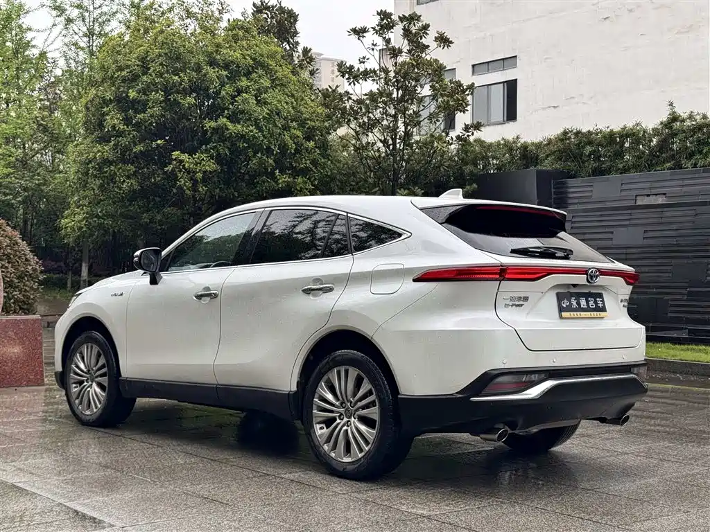 Toyota Lingfang HARRIER 2022 Hybrid 2.5L CVT 4WD Premium Edition фото 11