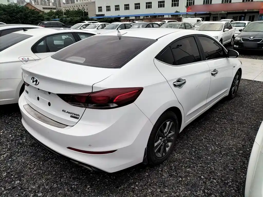Hyundai Elantra 2016 1.4T DCT Dynamic·Vitality фото 7