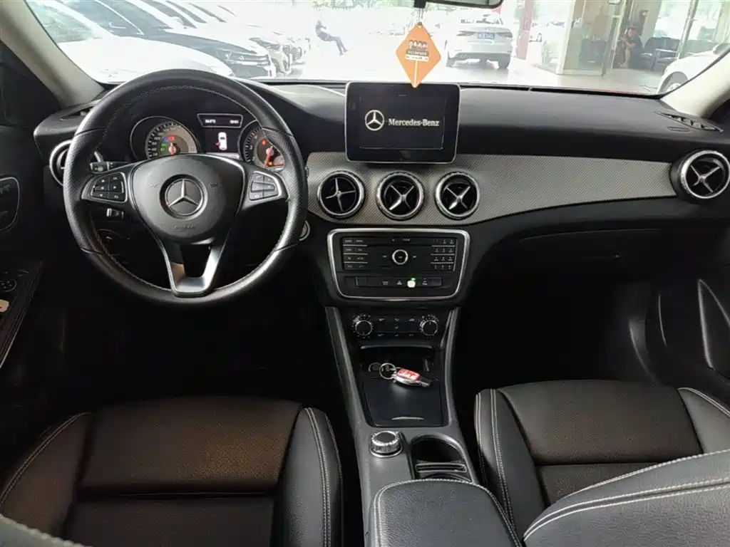 Mercedes-Benz GLA 2016 GLA 200 Dynamic фото 10