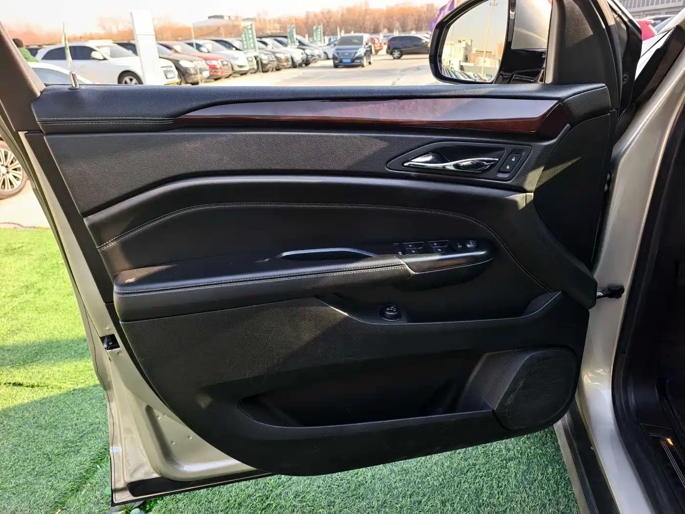 Cadillac SRX 2013 3.0L Elite фото 9