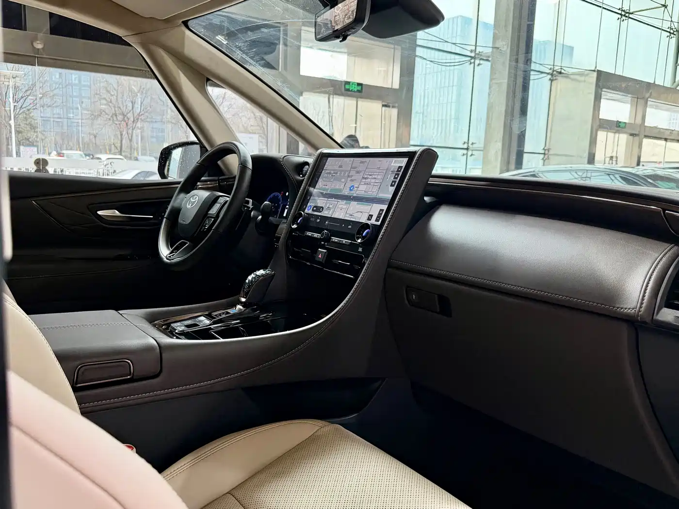 Toyota Alphard 2025 Hybrid 2.5L Prestige Gold Edition фото 21
