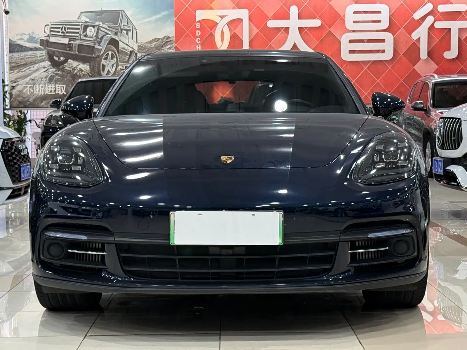 Photo 2 - Porsche Panamera New Energy