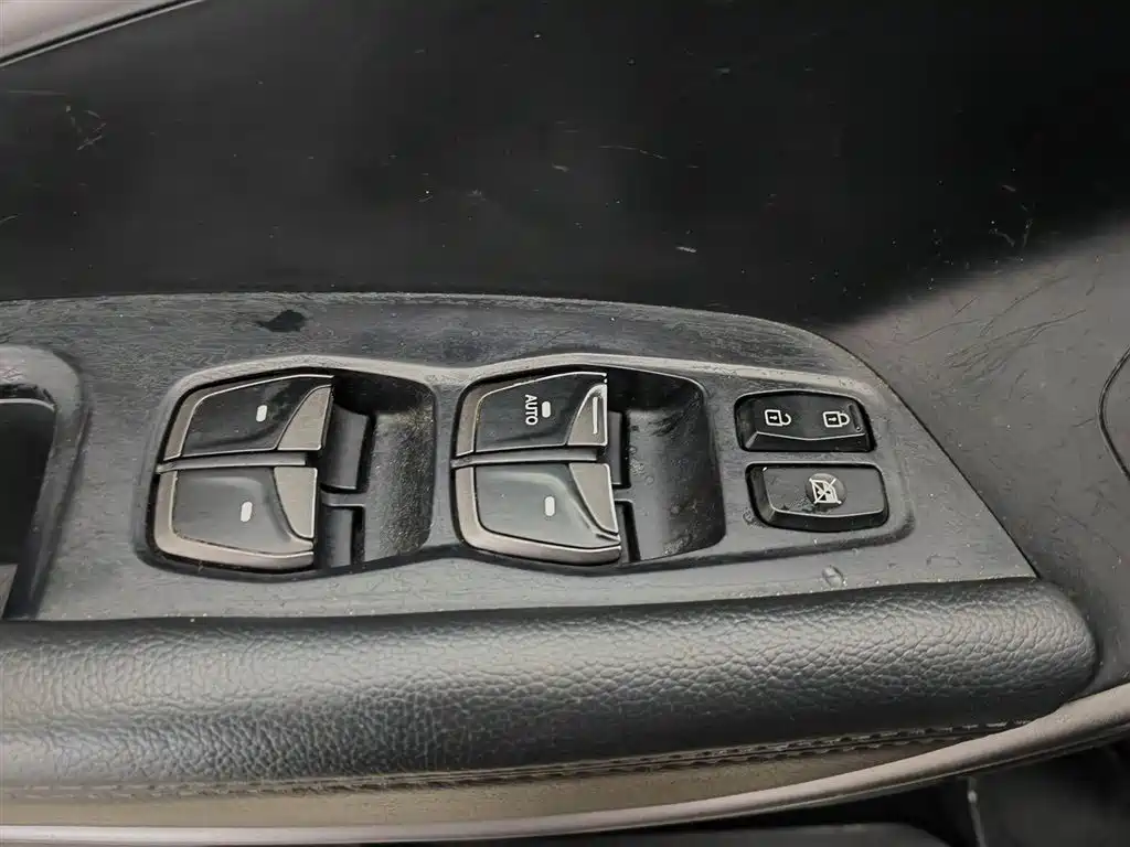 Hyundai Santa Fe 2015 2.0T Automatic 2WD Smart 5-Seater фото 9