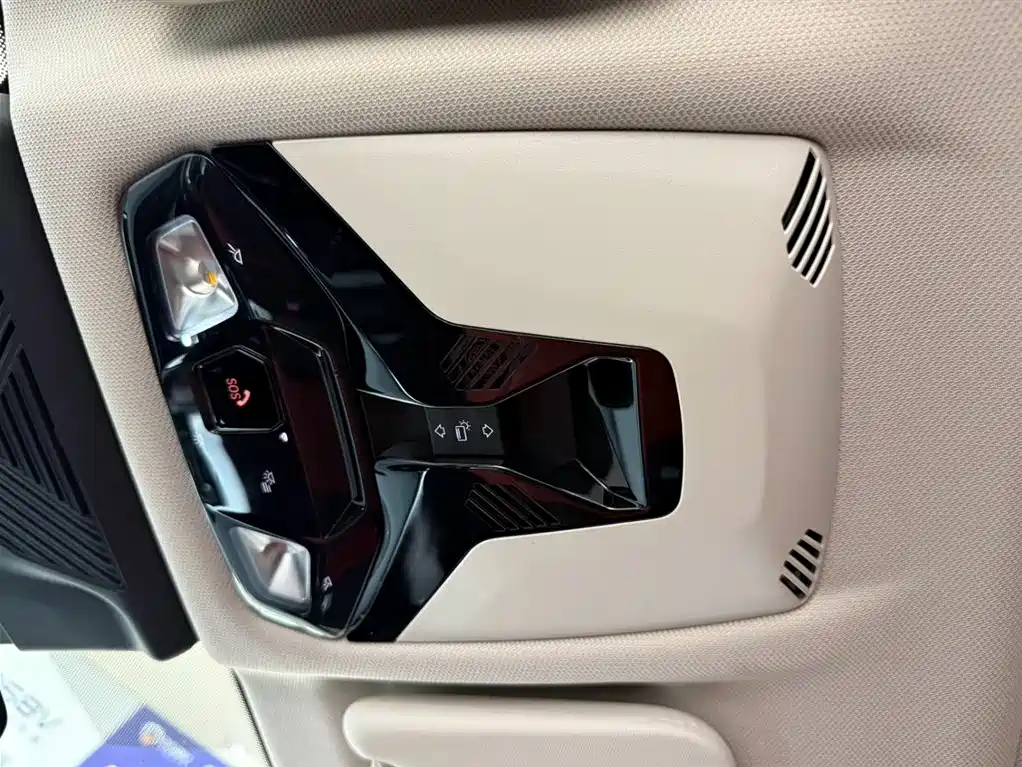 BMW X1 2023 sDrive20Li X Design Package фото 14