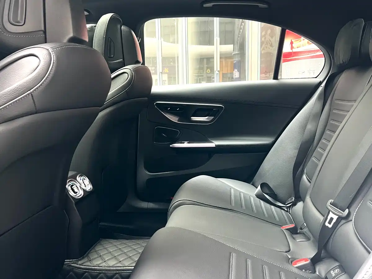 Mercedes-Benz C-Class 2024 C 260 L Sport фото 6
