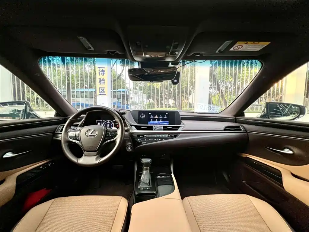 Lexus ES 2018 260 Excellence Edition China V фото 4