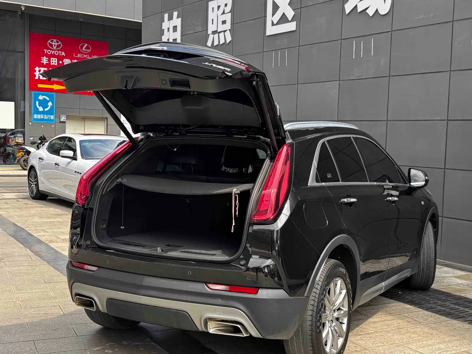 Фото 21 - Cadillac XT4
