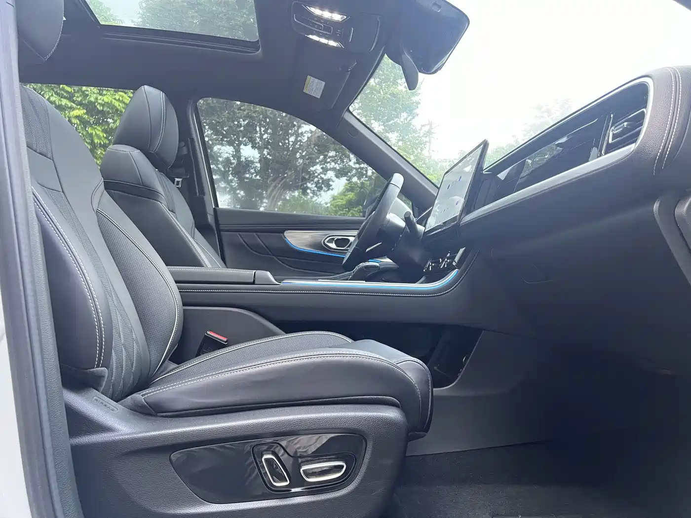 GAC Trumpchi GS8 2025 2025 Pilot Series 2.0TGDI AWD Luxury Edition 5-Seater
