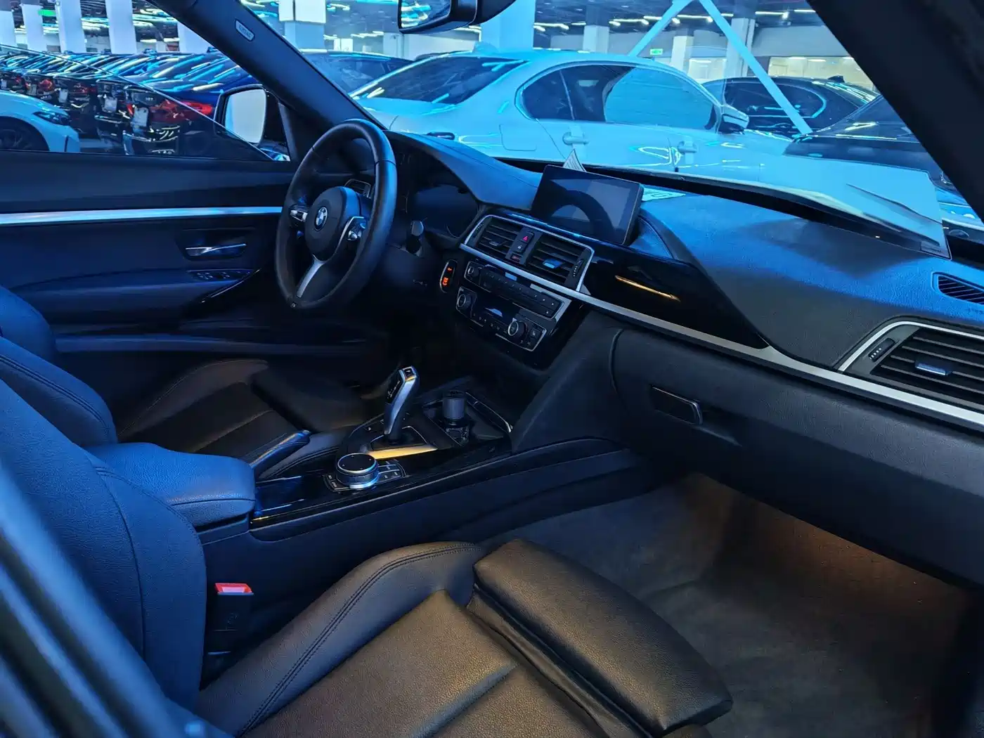 BMW 3 Series GT 2019 320i M Sport Package фото 11