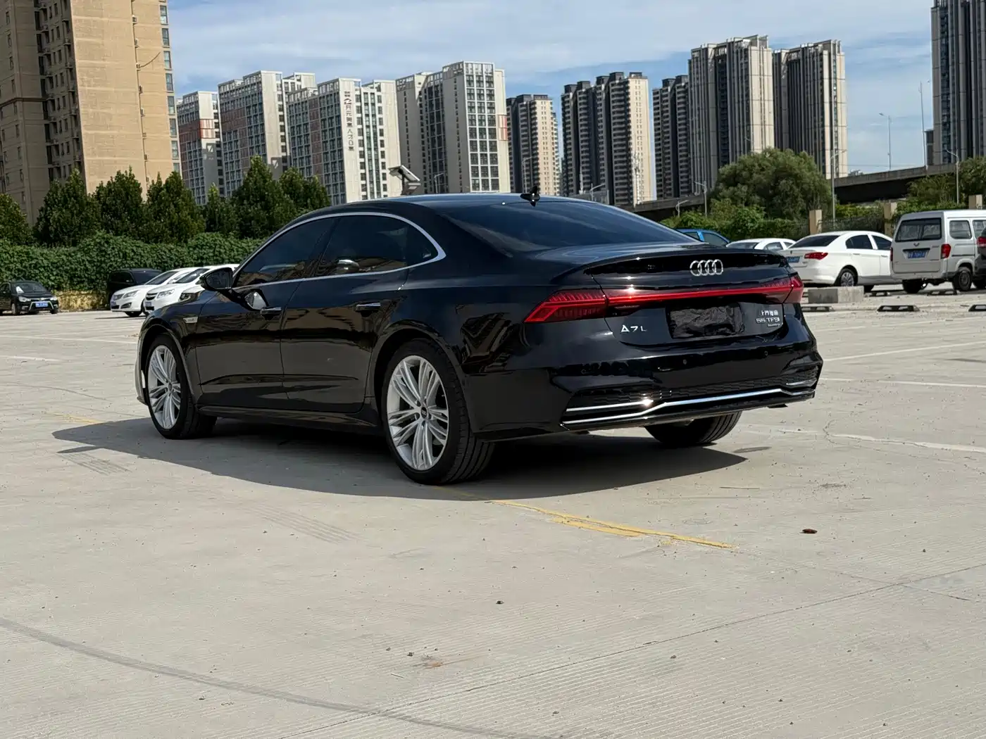 Photo 7 - Audi A7L