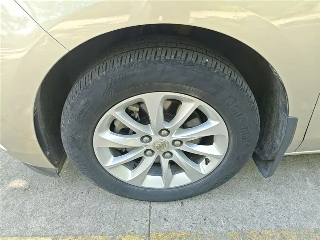 Buick GL8 2017 ES 28T Comfort Type China V фото 23