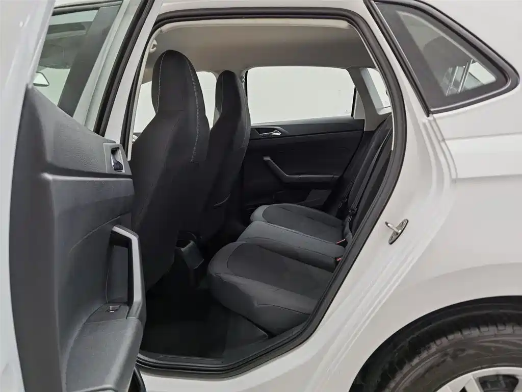 Volkswagen Polo 2023 Facelift Plus 1.5L Auto Joyful Living Edition фото 15
