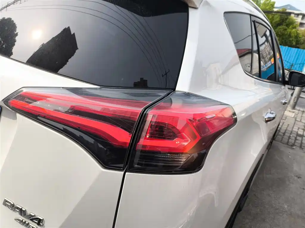 Toyota RAV4 Rongfang 2018 2.5L Automatic 4WD Elite i Edition фото 8