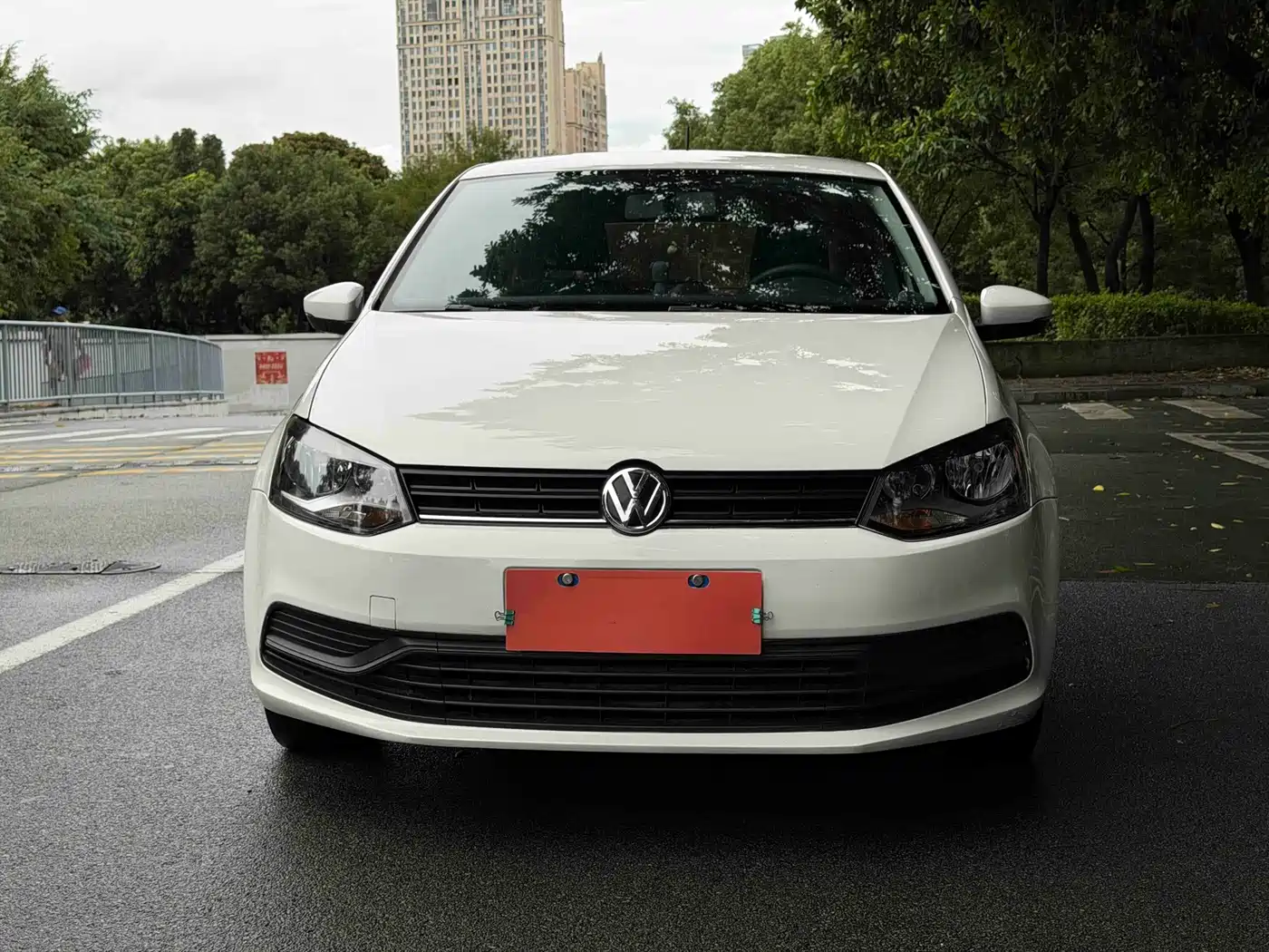 Фото 2 - Volkswagen Polo