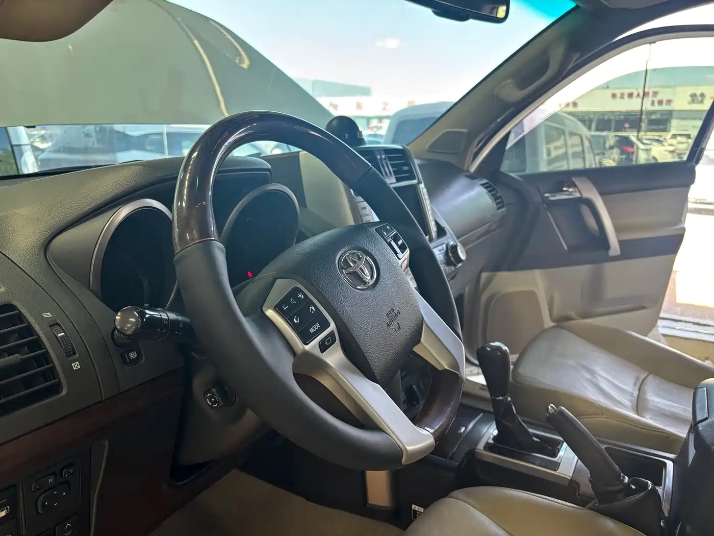 Toyota Prado 2014 4.0L Automatic VX NAVI фото 5