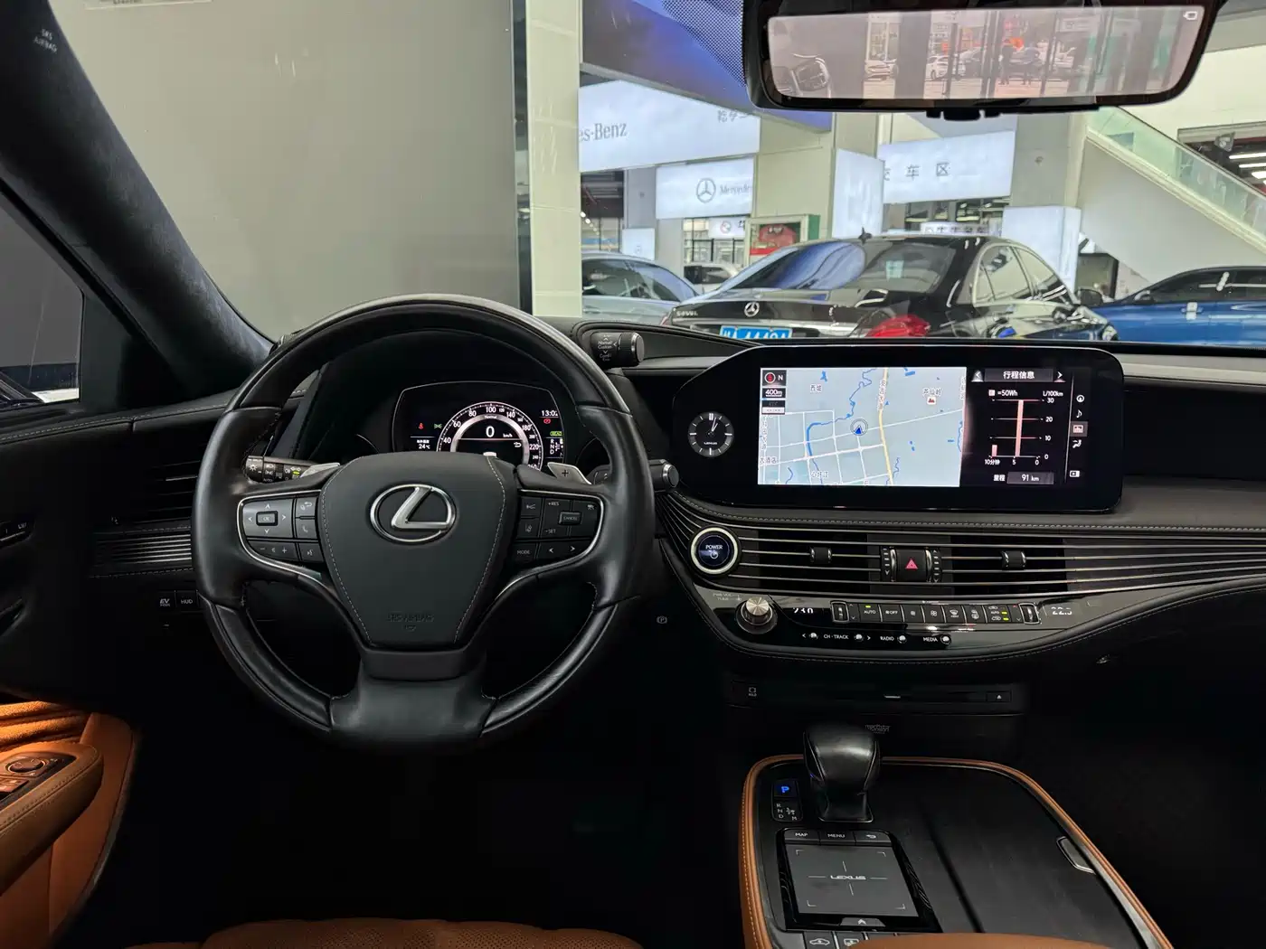Lexus LS 2021 500h Executive Edition фото 11