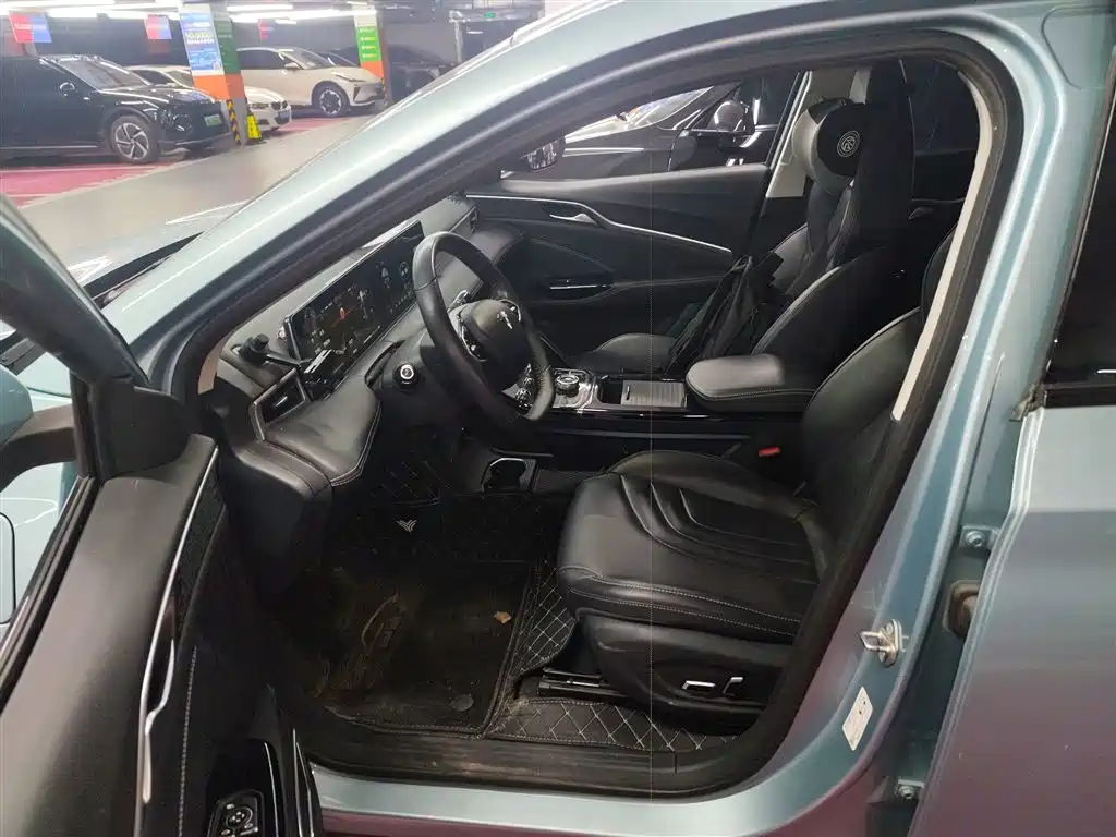 NEZHA AUTOMOBILE NEZHA U