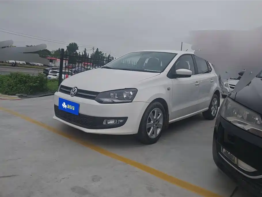 Volkswagen Polo 2013 1.4L Manual Comfort Edition