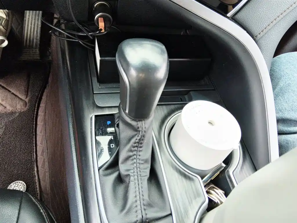 Toyota Camry 2021 Hybrid 2.5HGVP Leading Edition фото 11