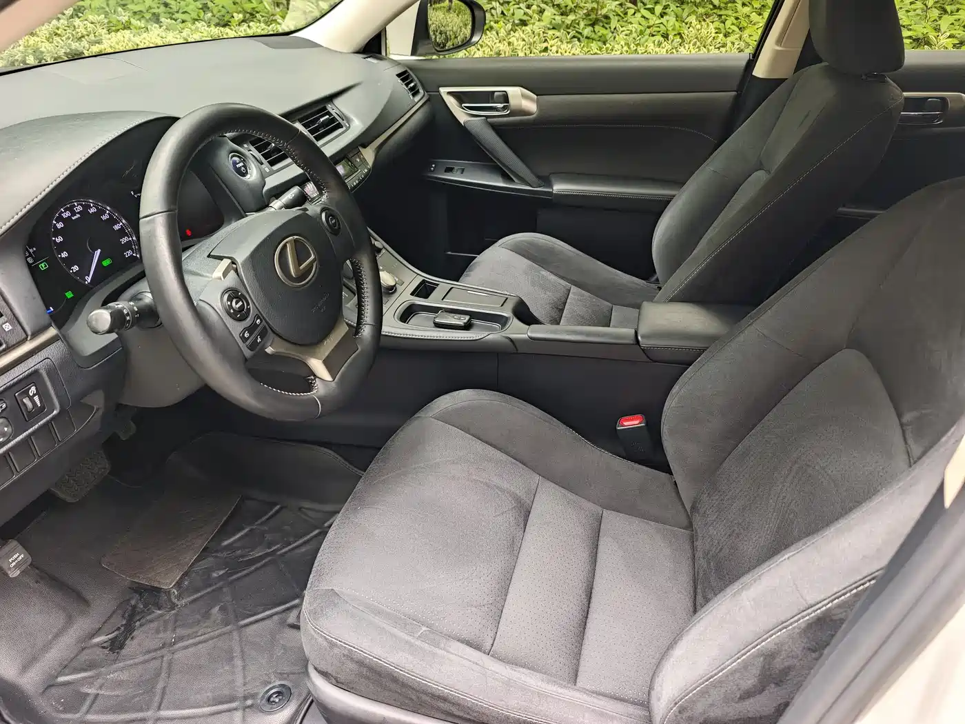 Lexus CT 2017 CT200h Elite Edition Monochrome China V фото 6