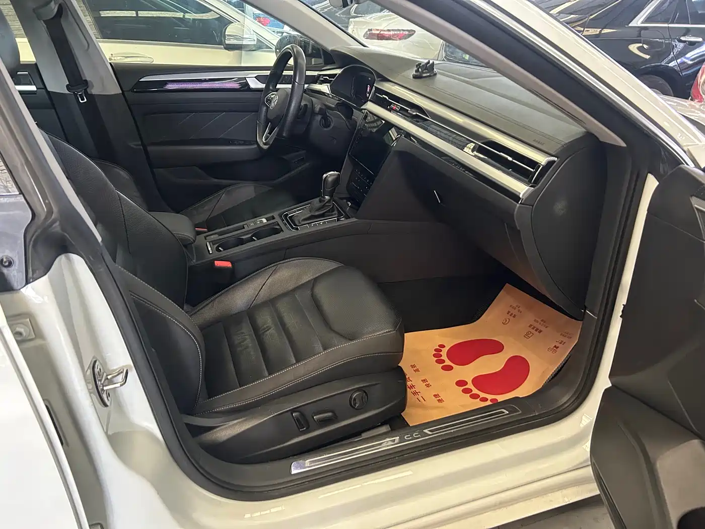 Volkswagen FAW-Volkswagen CC 2023 380TSI Eye-catching Edition фото 7