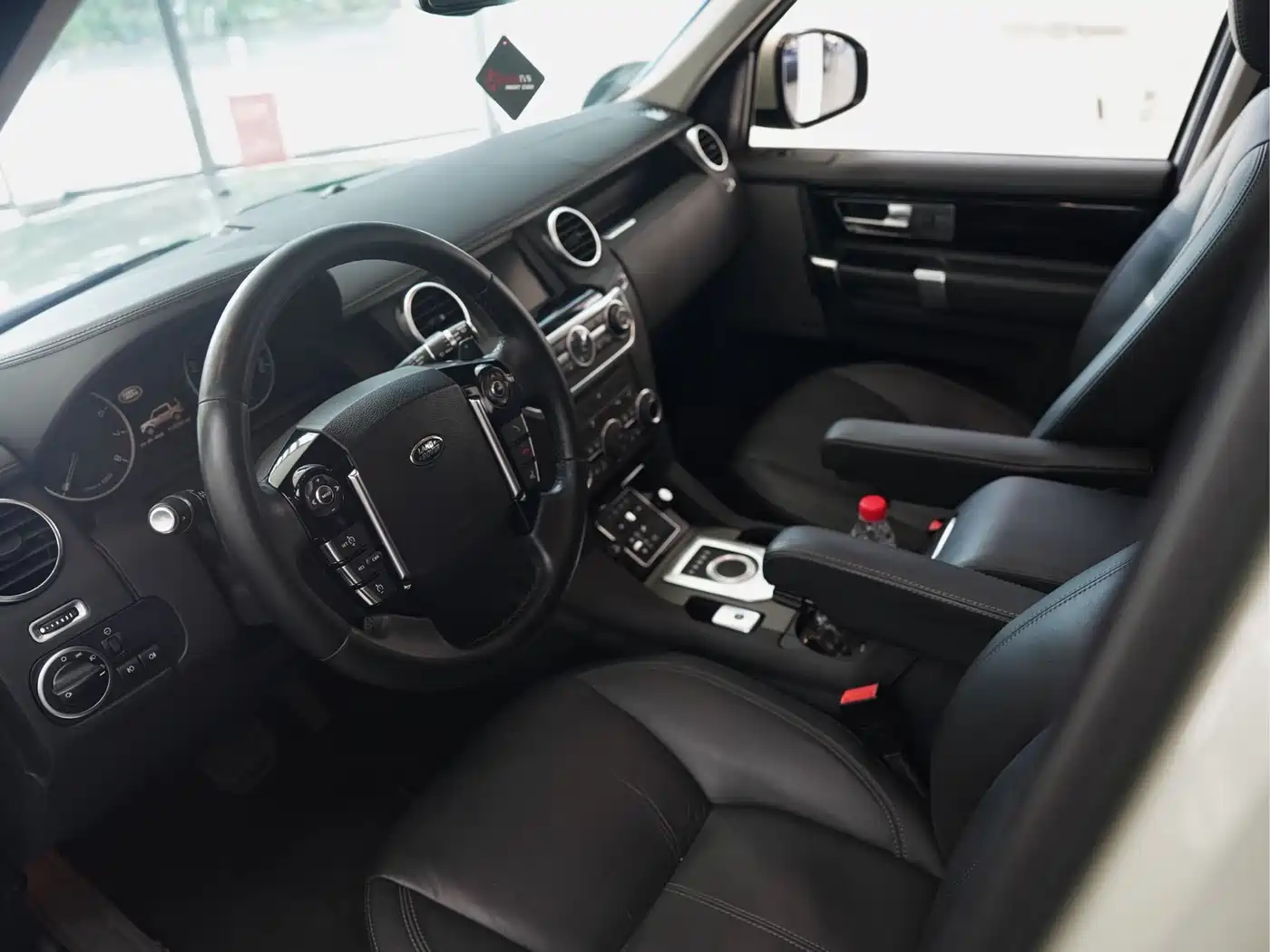 Land Rover Discovery 2014 3.0 SC V6 HSE Luxury фото 4