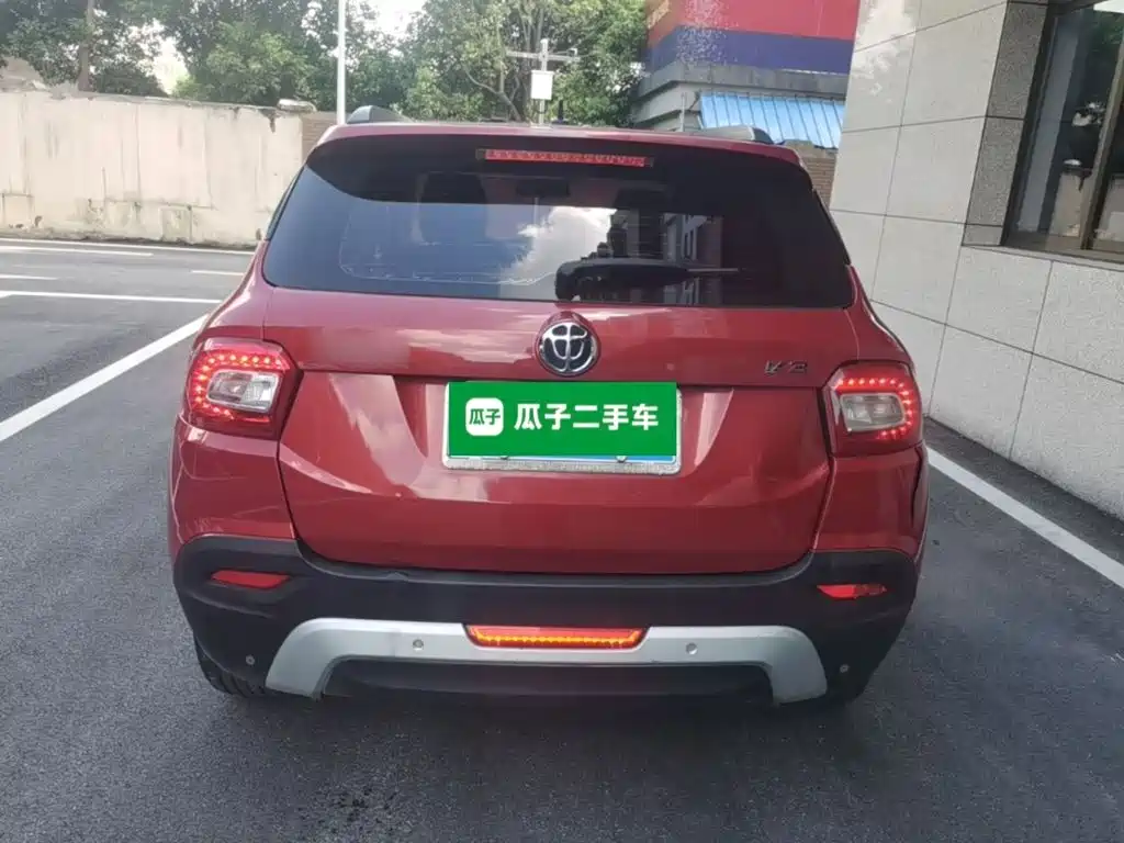 Фото 6 - Zhonghua V3