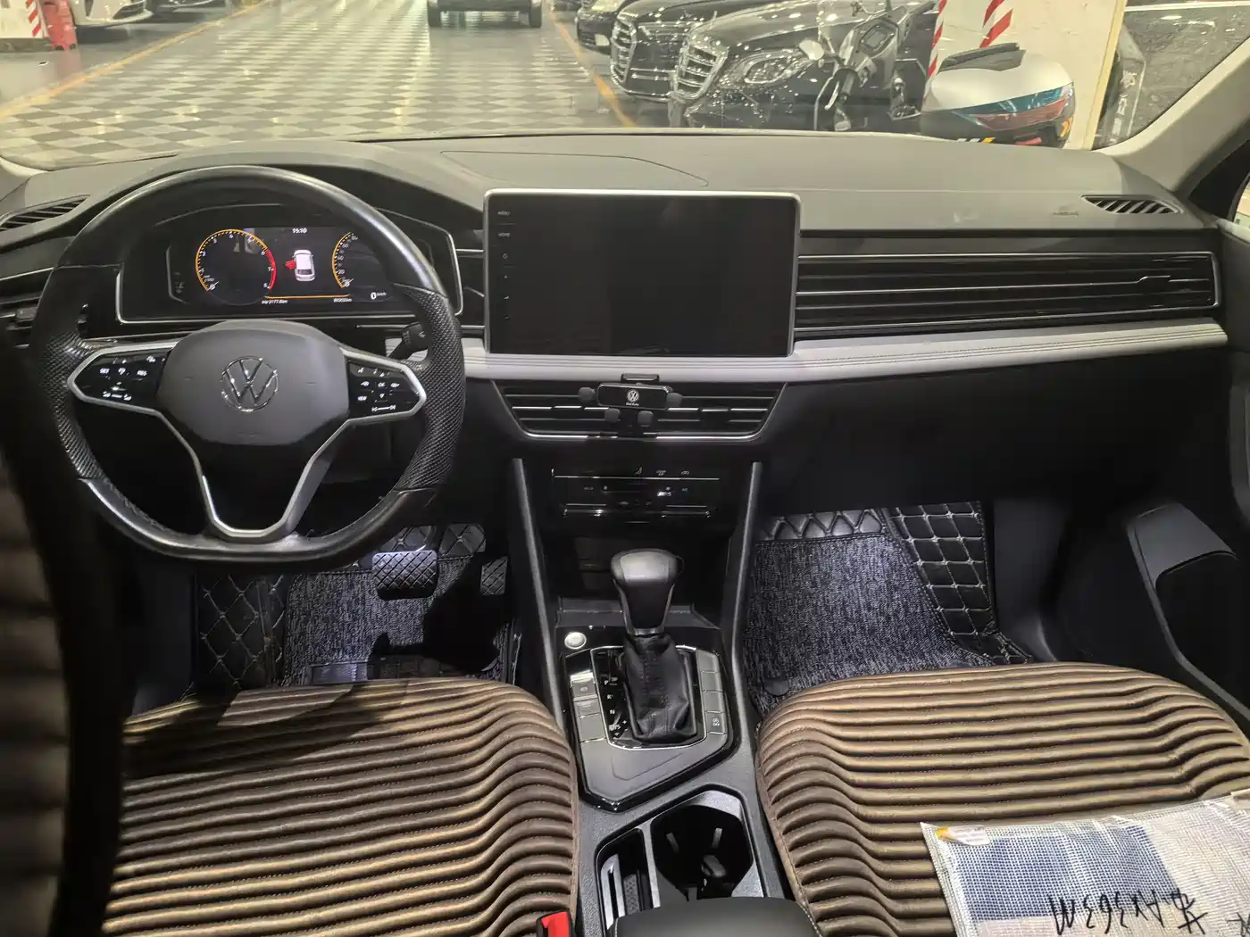 Volkswagen Tiguan L 2022 330TSI Automatic 2WD Smart Edition фото 7