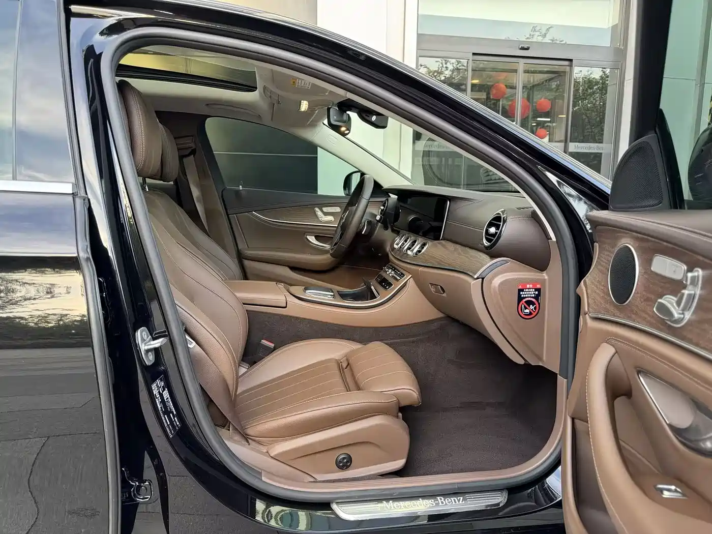 Mercedes-Benz E-Class 2022 E 300 L Fashion фото 27