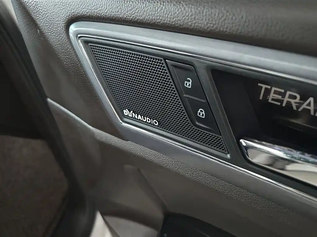 Volkswagen Teramont 2017 530 V6 4WD Flagship Edition фото 19