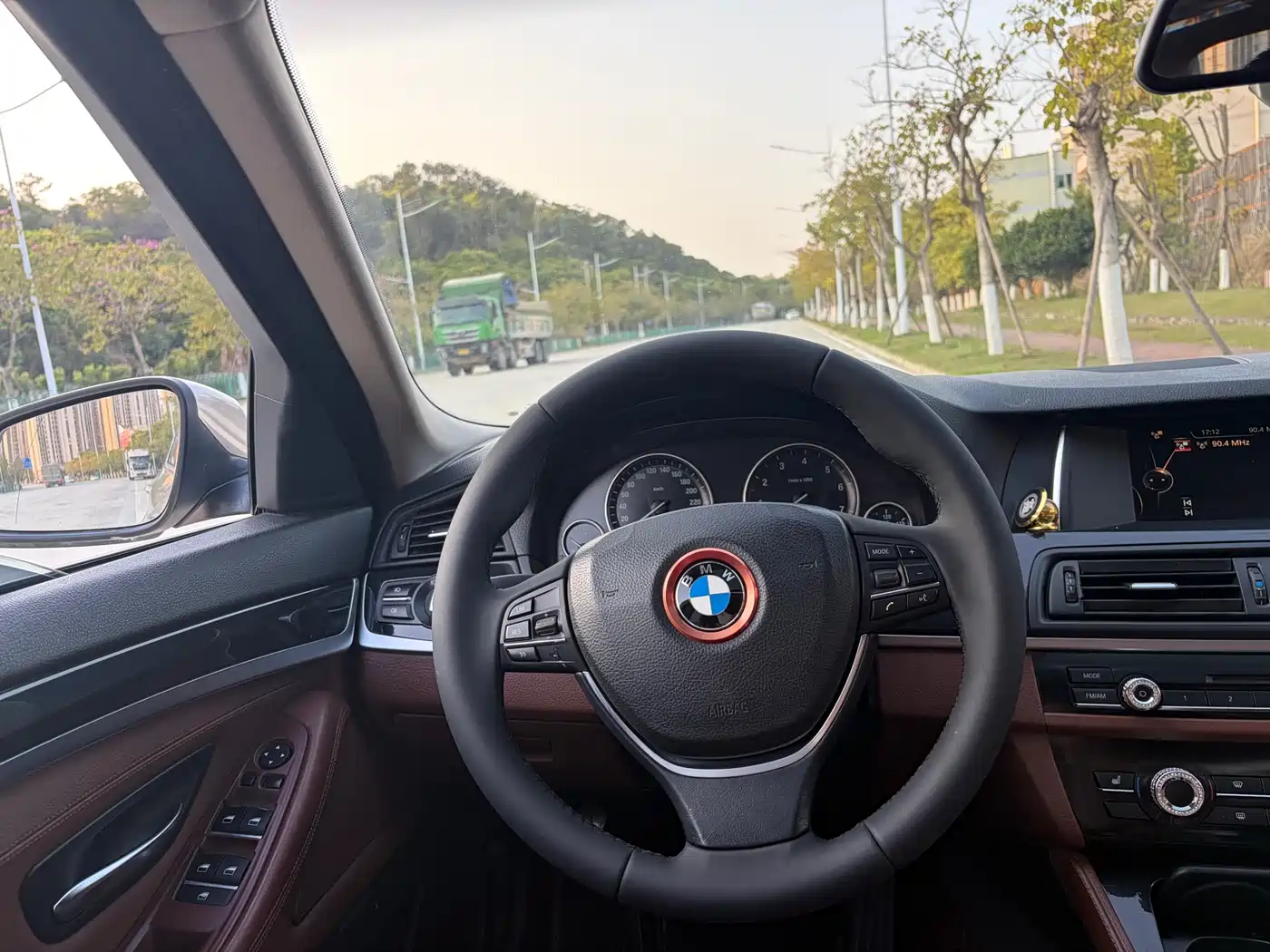 BMW 5 Series 2017 520Li Classic Edition фото 8