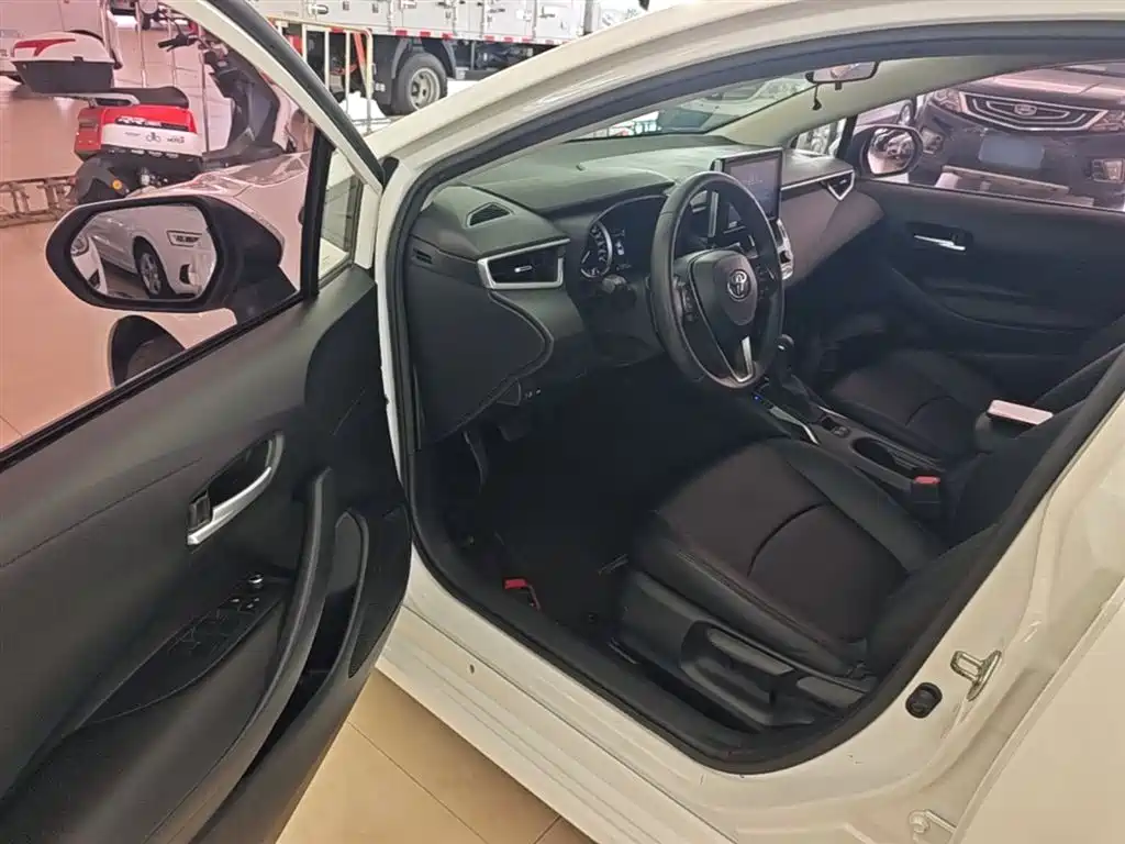 Toyota Corolla 2019 1.2T S-CVT Sport Edition фото 16