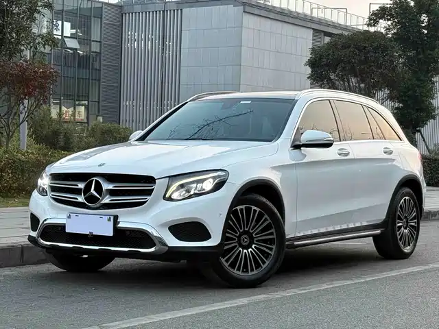 MERCEDES-BENZ GLC